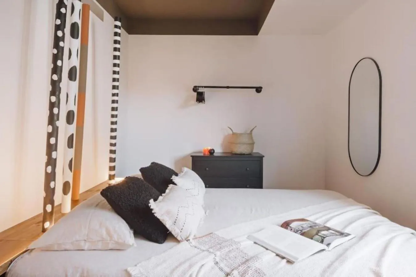 Apartment Babinga - 3 Bedroom And Balcony In Eixample Esquerra Barcelona Spain