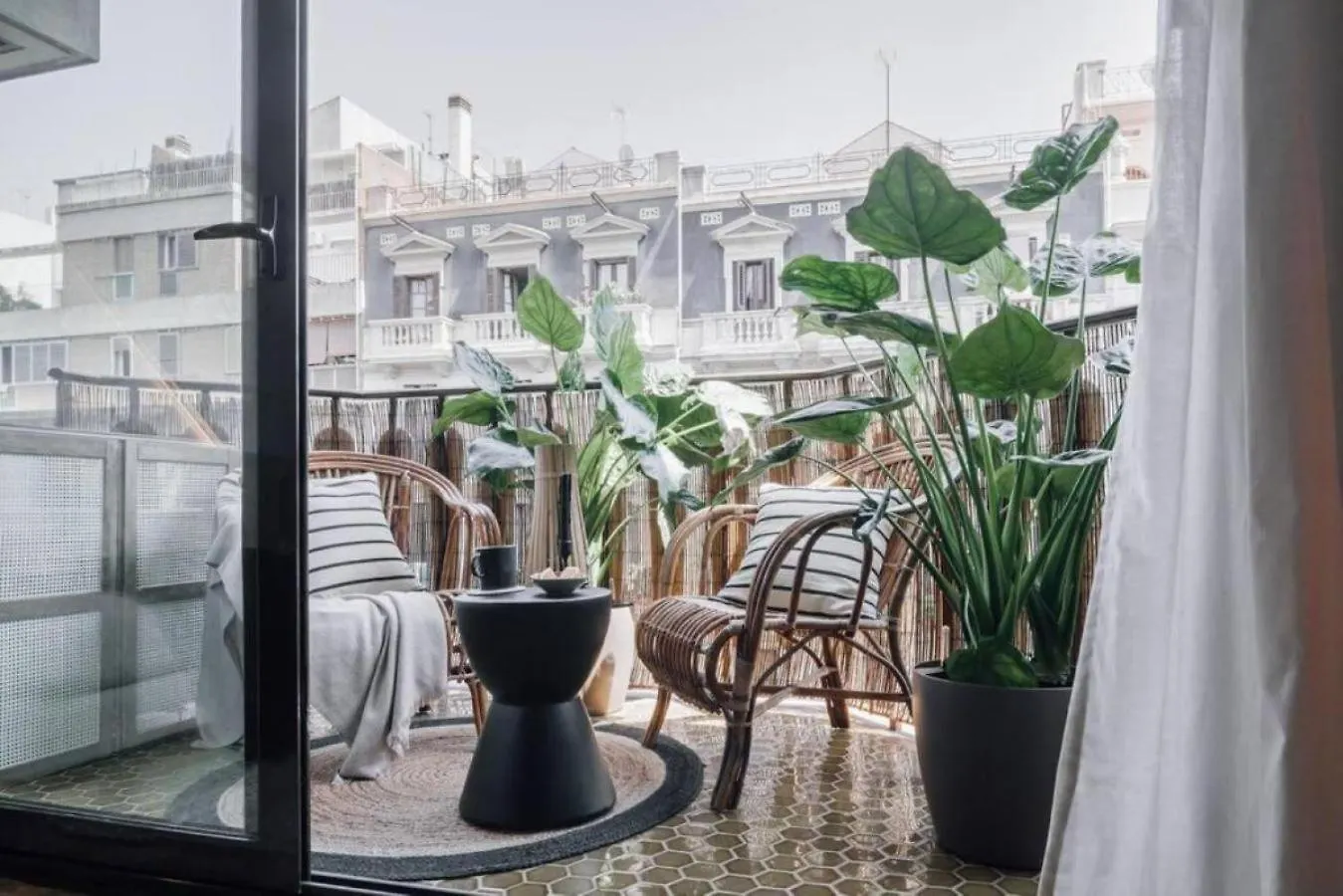 Babinga - 3 Bedroom And Balcony In Eixample Esquerra Barcelona